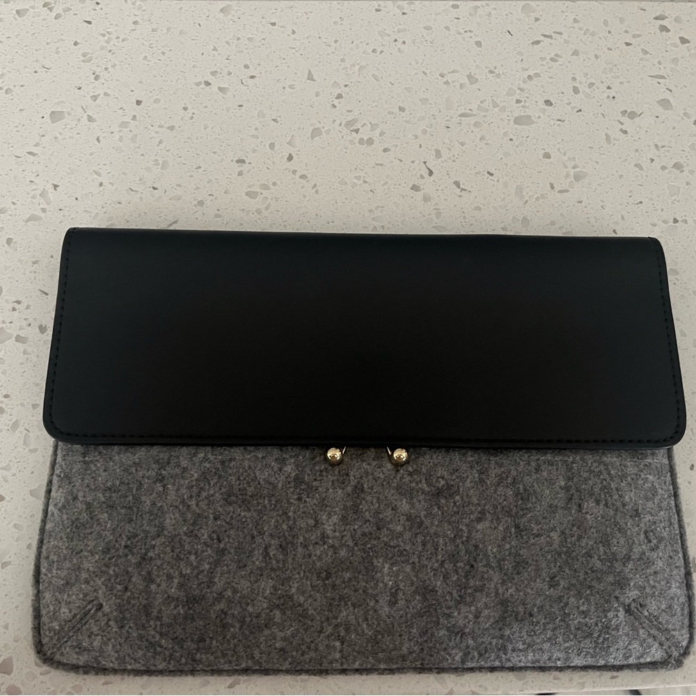 Mango black/gray Clutch